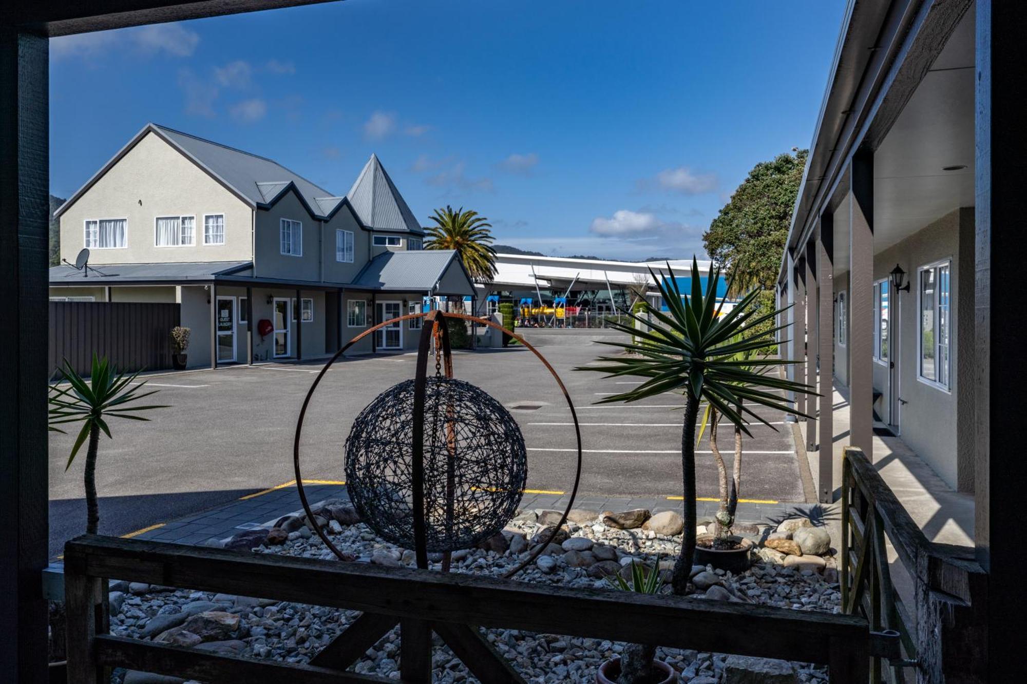 Asure Gables Motor Lodge Греймут Екстериор снимка